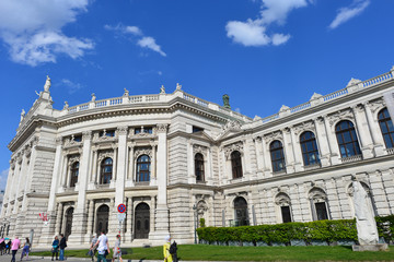 Fototapeta na wymiar Wien - Burgtheater, Seitenansicht