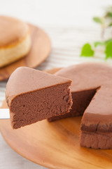 スポンジケーキをサーブする
