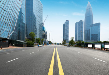 Obraz premium empty highway with cityscape and skyline of shenzhen,China