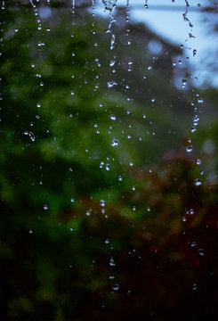 Rain falling © Noelle