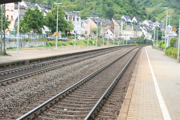 Obraz premium Bahnhof, Bahnsteig