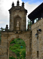 Fototapeta na wymiar Labastida, Alava (Basque Country)/Spain; 06-29-2019: arch of tolo–o, door of the old wall