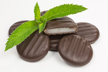 heap of chocolate discs with soft mint filling