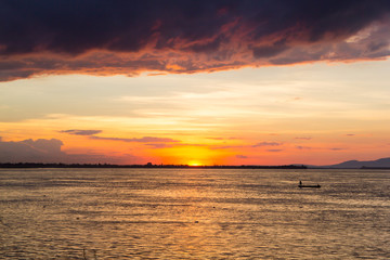 Fototapeta na wymiar Mekong River in Pakse, South of Laos against sunset