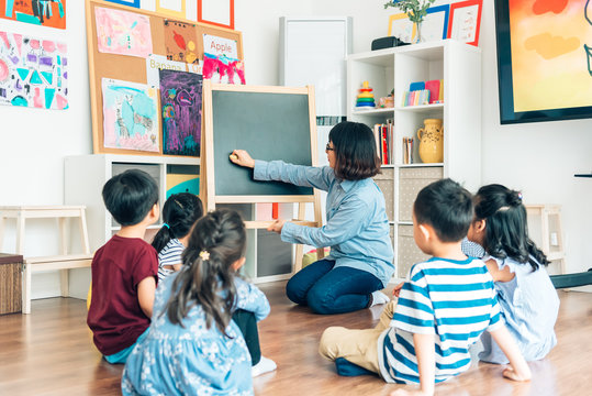 Preshool kids in classroom