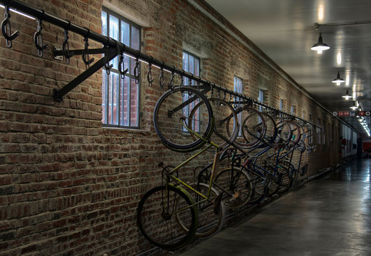 Garage &agrave; v&eacute;los de la fosse Delloye &agrave; Lewarde, France