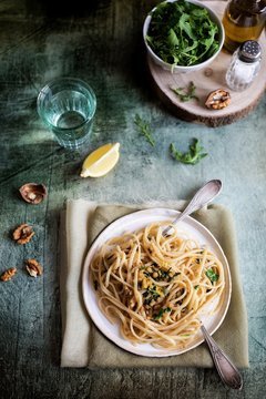 Walnut abd aragula spaghetti