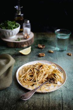 Walnut abd aragula spaghetti