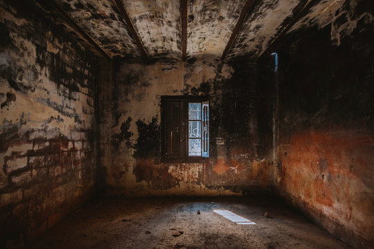 Abandoned creepy rooms