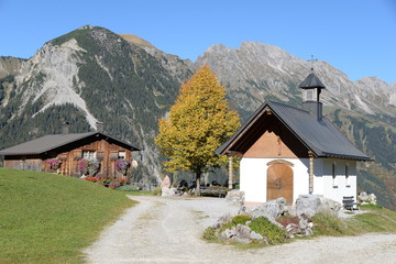 Fototapeta na wymiar Kapelle in Sonntag-Stein, Vorarlberg