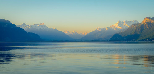 Fototapeta na wymiar Morgenstimmung am Genfer See Blick Richtung Martigny