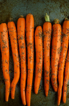 raw carrots with cumin seeds