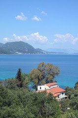 Fototapeta na wymiar Haus bei Chlomos auf Korfu