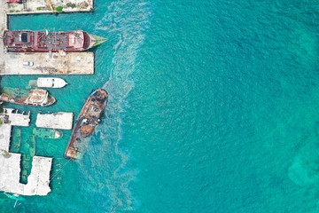 Fototapeta na wymiar Ship Wrecked in the Bahamas