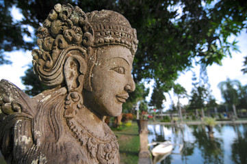 Obraz premium Beautiful Balinese stone statue