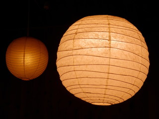 日本的な照明/和紙を用いた球形の照明