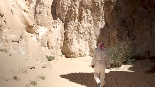 Coloured Canyon in Dahab, driving and exploring this beautiful canyon in Egypt.