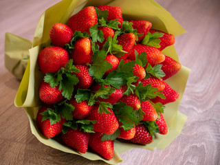 strawberry bouquet with pistachio