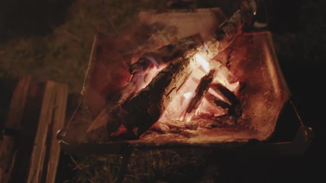 焚き火 キャンプファイヤー bonfire 4K動画