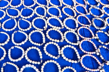 Pearl bracelet for sale in market