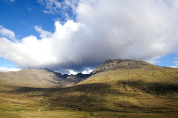 Wanderweg zu den Fairy Pools in Glen Brittle auf der Insel Skye