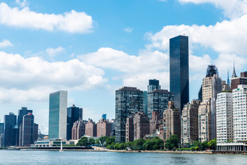 Fototapeta na wymiar East River and the Manhattan skyline in New York City, USA