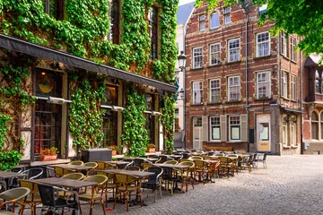 Foto auf Acrylglas Antwerpen Alte Straße des historischen Stadtzentrums von Antwerpen (Antwerpen), Belgien. Gemütliches Stadtbild von Antwerpen. Architektur und Wahrzeichen von Antwerpen
