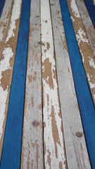 Altes Holz mit blauen und wei&szlig;en farben