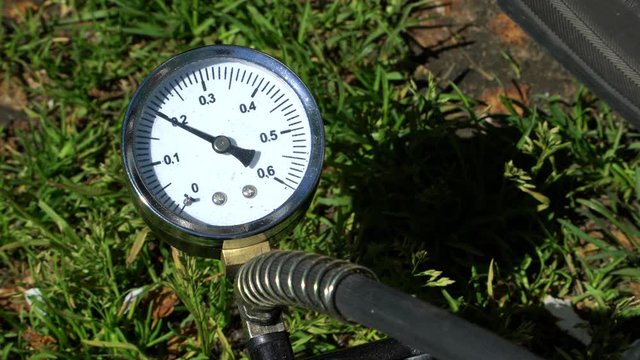 The movement of the monometer