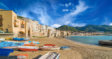 Fototapeta na wymiar Beautiful Cefalu, resort town on Tyrrhenian coast of Sicily, Italy