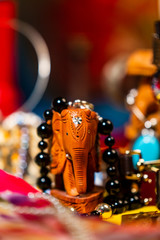 Ausbreiten der Schmuckschatulle