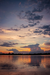 Naklejka premium Sunset with reflection on the lake