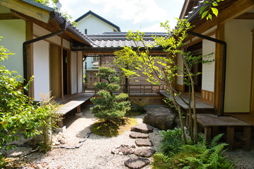 日本庭園と日本家屋