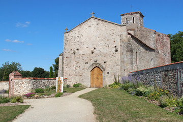 Fototapeta na wymiar saint-christophe church in mesnard-la-barotière (france) 