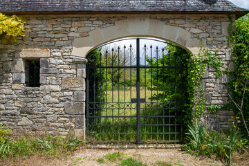 Portail de propriété en fer forgé