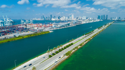 Fototapeta premium USA. FLORIDA. MIAMI BEACH. JUNE 2019: Aerial view of port Miami and Downtown skyline. 