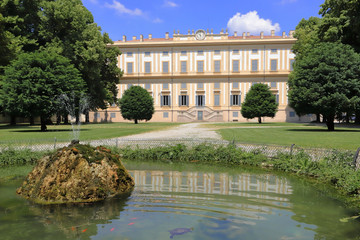 Fototapeta na wymiar villa reale con fontana a monza in italia, royal villa with fountain in monza city in italy 