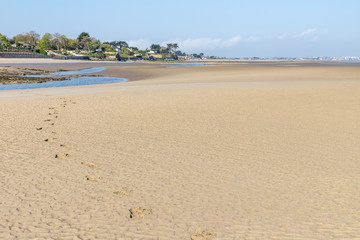 Fototapeta na wymiar Houses and sand in Burrow beach