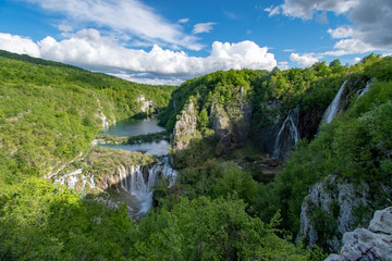 Fototapeta na wymiar Plitvice lakes and waterfalls (Plitvička Jezera)