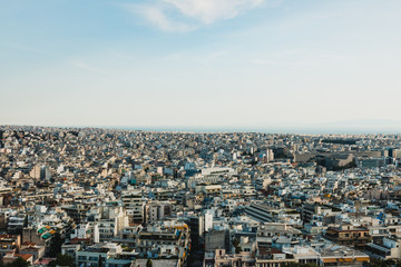 Panorama von Athens mit blauem Himmel von der Akropolis aufgenommen