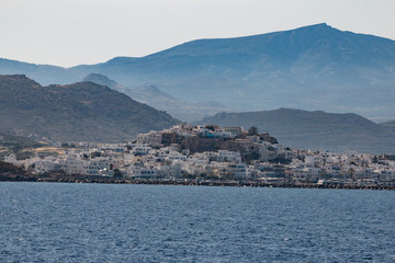 Obraz premium Altstadt von Paros bei sengender Hitze, Griechenland