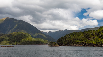 Fototapeta premium Doubtful Sound on a Cloudy Day