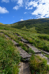 月山に向かう登山道