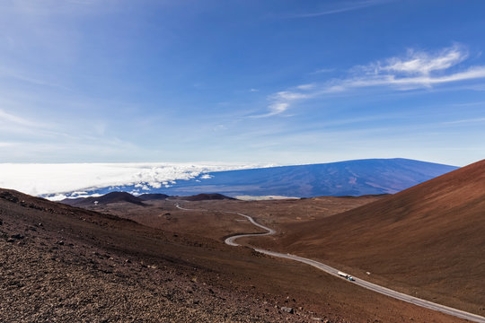 USA, Hawaii, Mauna Kea volcano, Mauna Kea Access Road to the summit of Mauna Kea