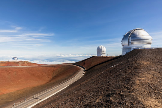 USA, Hawaii, Mauna Kea volcano, telescopes at Mauna Kea Observatories