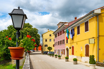 Fototapeta na wymiar Altstadtszenerie Oprtalj, Istrien, Kroatien