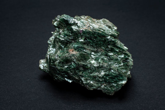 Piece of Fuchsite mineral from Illinois, Usa, also known as chrome mica. A&nbsp;chromium rich variety of the mineral&nbsp;muscovite, belonging to the&nbsp;mica&nbsp;group of&nbsp;phyllosilicate minerals. Monoclinic crystals.