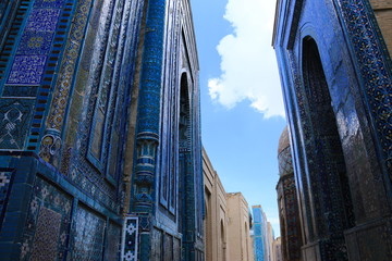 Naklejka premium 中央アジア シルクロードの旅 ウズベキスタン サマルカンド シャーヒズィンダ廟群