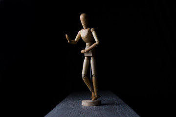 Maniquí de dibujo con emociones