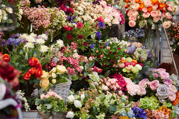 Fototapeta na wymiar Various flowers at flower shop 